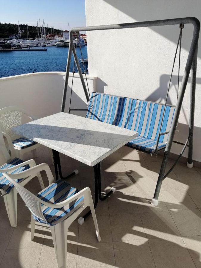 Apartments Marija - By The Sea Рогозниця Екстер'єр фото