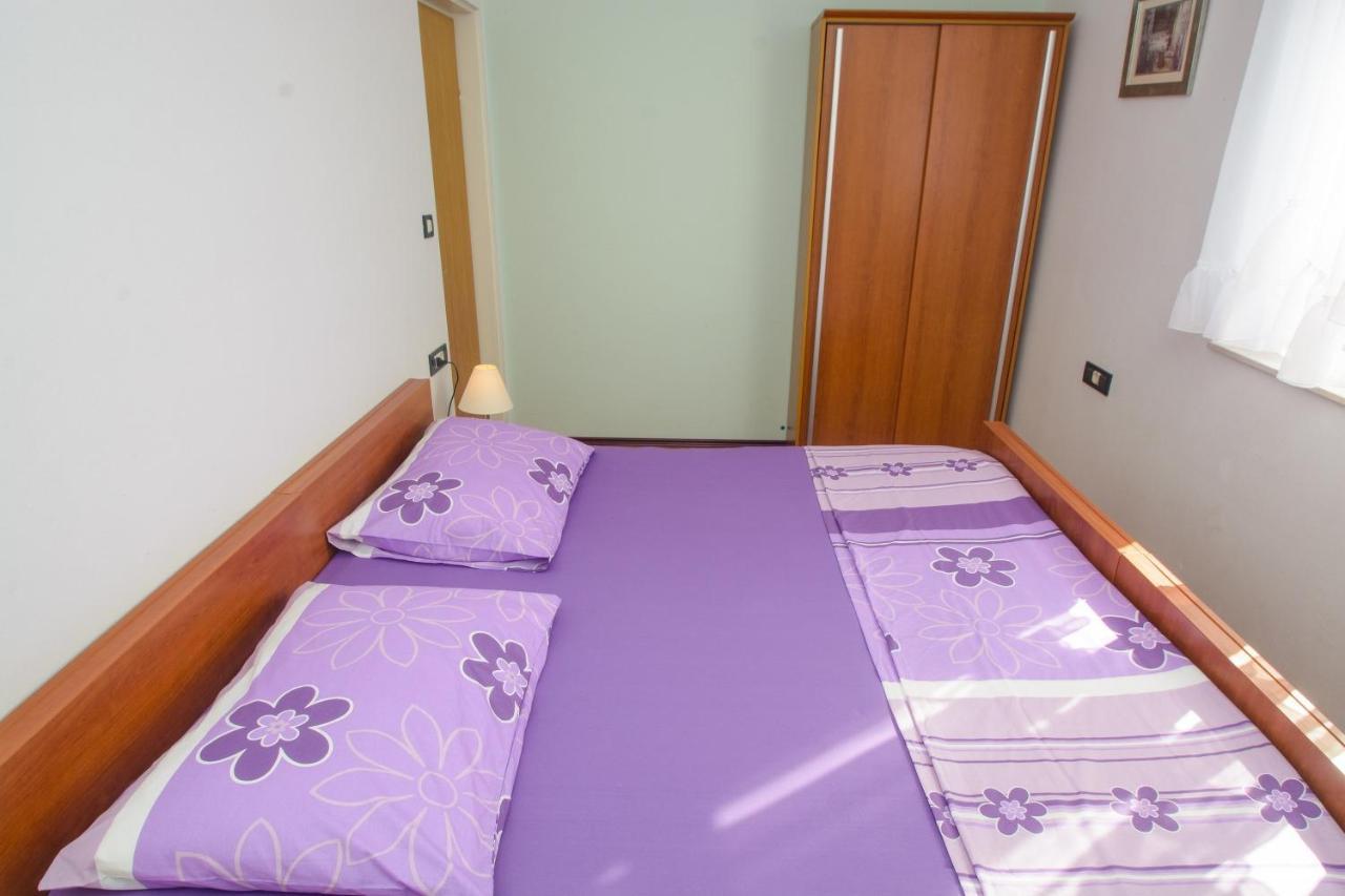 Apartments Marija - By The Sea Рогозниця Екстер'єр фото